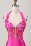 Fuchsia Bodycon Halter Backless Satin Kort Balklänning med Strass
