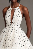 Vit En Linje Halter Cut Out Svart Polka Dot Klänning