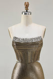 Metallisk fuchsia sjöjungfru korsett med axelband och lång balklänning