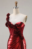 Metallisk burgundy sjöjungfruklänning med en axel och lång balklänning med slits och 3D-blommor