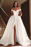 Vit Off The Shoulder Satin Sweep Train Bröllopsklänning med slits