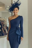Vit Marinblå One Shoulder Bodycon Midi Klänning för Brudens Mor med Skärp
