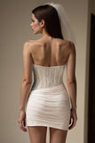 Ivory Sweetheart Bodycon veckad kort brudklänning