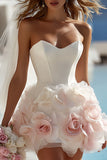 Ivory Satin Sweetheart Bodycon kort brudklänning med 3D-blommor