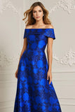 Royal Blue Off The Shoulder Tryckt En Linje Klänning för Brudens Mor