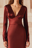 Burgundy satin sjöjungfru V-ringad lång formell klänning