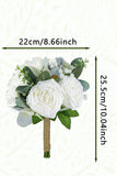 Klassiska bröllopsblommor, vit ros och grönska, brudbukett