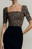 Sheath svart och brun leopard kortärmad midi-arbetsklänning