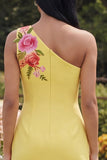 Gul enaxlad bodycon broderad blommig miniklänning