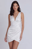 Elfenbensfärgad V-ringad satin, Bodycon Kort examensklänning