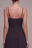 A Line Spaghetti Straps midi black tie-klänning med volanger