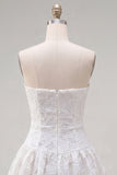 A-Line White Sweetheart blommig hemkomstklänning