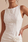 Rundhalsad bodycon blommig liten vit klänning med slits