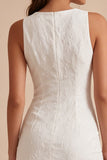 Rundhalsad bodycon blommig liten vit klänning med slits